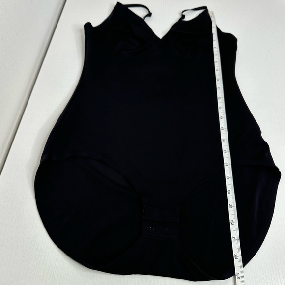 Heist The Outer Body Shapewear Bodysuit Size Medium - Picture 11 of 14
